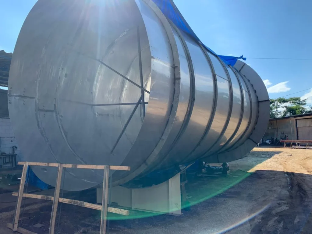 Câmara de spray dryer em aço inox fabricada pela Globe Systems