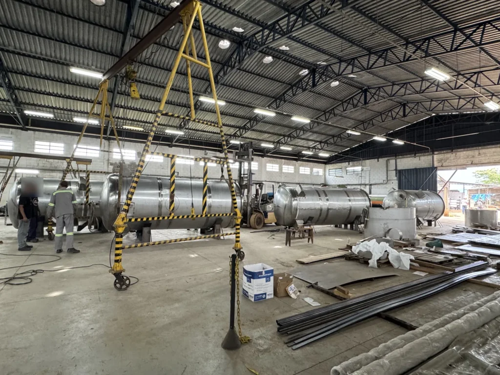Tanques de estocagem em aço inox fabricados pela Globe Systems